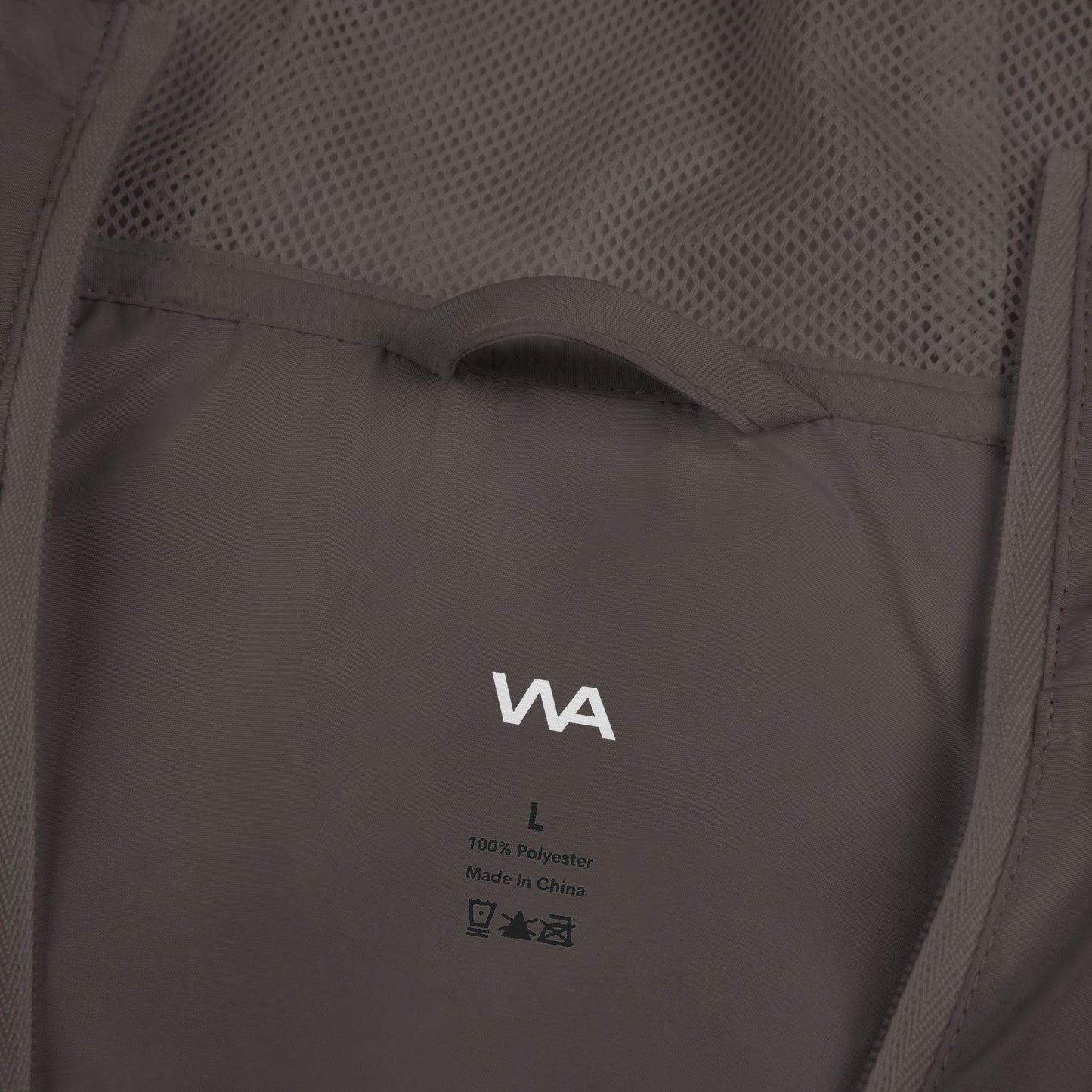 Minimal Logo Windbreaker Jacket — Lightweight Full-Zip Hooded Shell